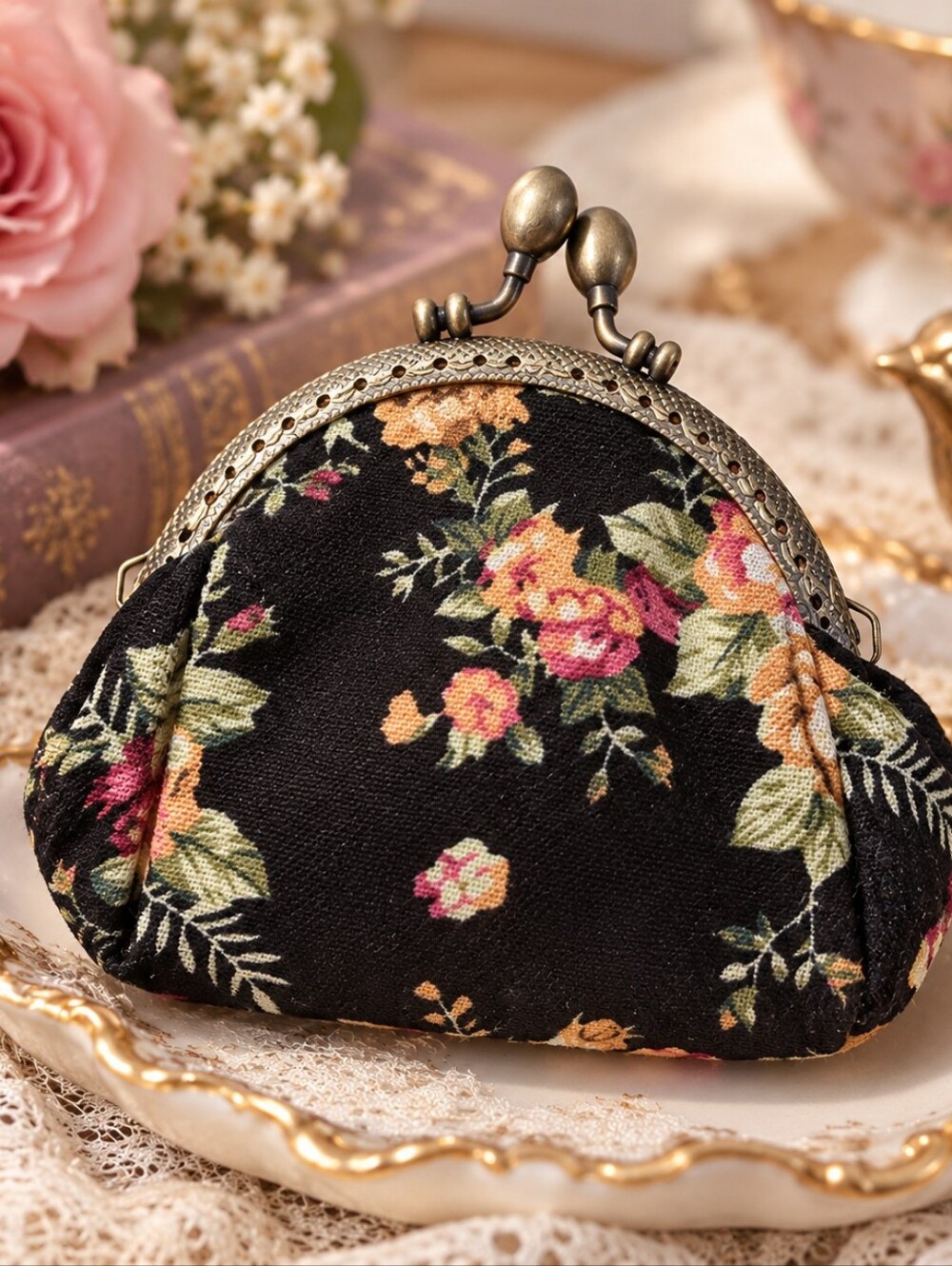 Vintage-Inspired Black Floral Kiss-Lock Coin Purse | Antique Style